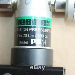 Beamex Model PGM 0-20 Bar 0-300 Psi Hand-operated pressure calibration pump CASE