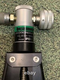 Beamex PGM 0-20 bar 0-300 psi Hand-operated pressure calibration pump