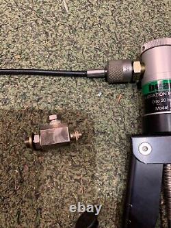 Beamex PGM 0-20 bar 0-300 psi Hand-operated pressure calibration pump