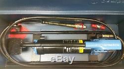 CEMBRE Double Speed Hydraulic Foot Pump PO700, 700 BAR/10000 PSI in Steel Case