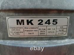 Clarke Hunter 8.7Cfm Air Compressor 2.5 HP 116 Psi 8 BAR pump 230V