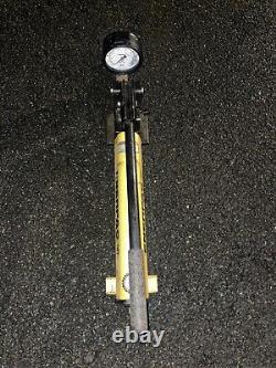Enerpac P392 Hydraulic Hand Pump 700 Bar/10,000 Psi With Guage In Test Date