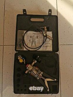 SUPERB KELLER HTP1 700 BAR (10000 PSI) hand Pump with carry case