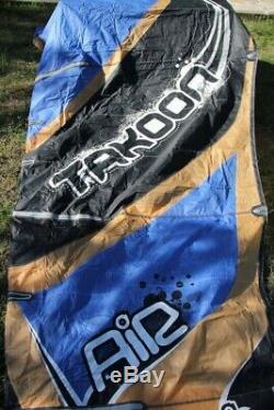 Takoon Air Kiteboarding Kite Bundle (Kite, Backpack, Pump, Lines and Bar)